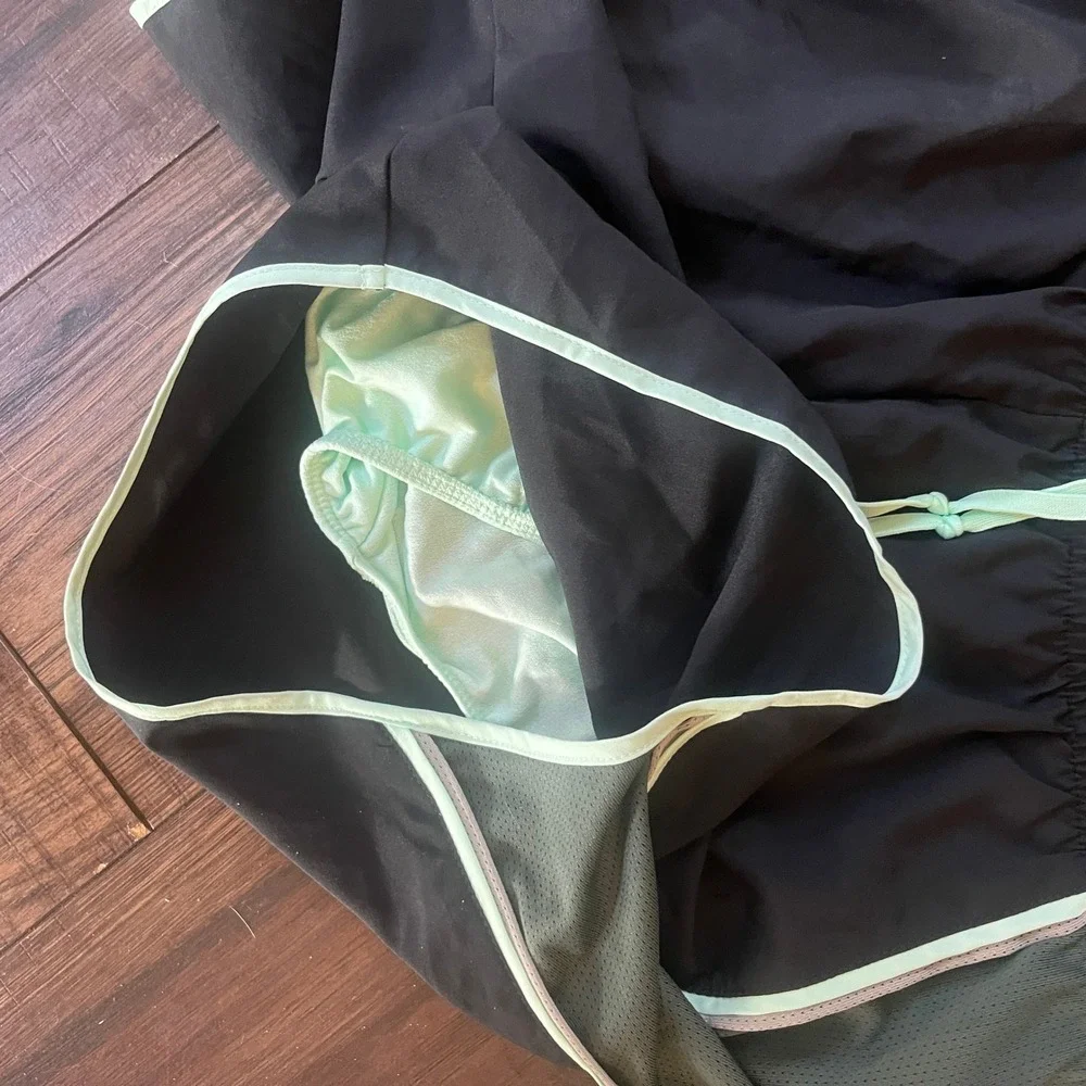 Nike Dri-FIT Tempo Running Shorts Black Mint Green Mesh Trim Womens Medium